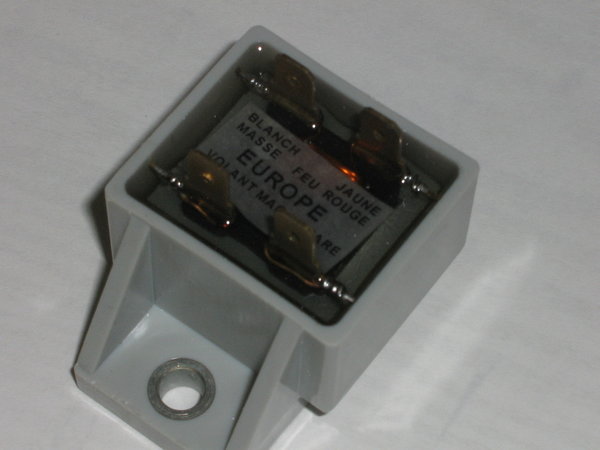 Transformateur éclairage 103 en 6v 15w.
