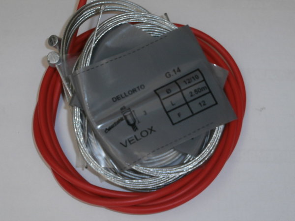 Lot de 6 m. de gaine rouge + 5 cables pour peugeot.